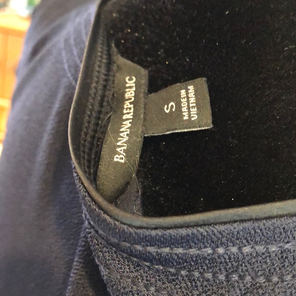 Banana republic cold shoulder navy blouse - Picture 5 of 6